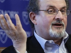 Anche Salman Rushdie adesso si d&agrave; a Twitter&nbsp;