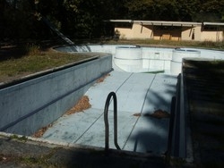 La Lega dice no ai soldi di Rocco per restaurare la piscina fallica