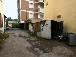 Fiamme e paura nella notte In fiamme box in viale Belforte