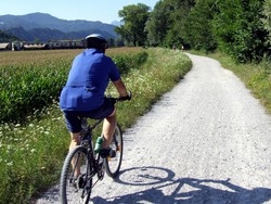 Smog, i ciclisti hanno polmoni due volte pi&ugrave; neri dei pedoni