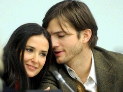 Ashton Kutcher avrebbe tradito Demi Moore con una ventenne