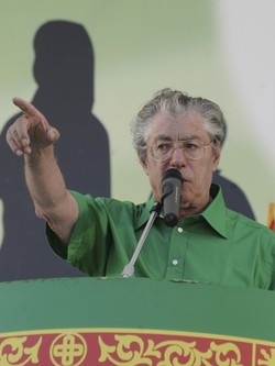 Festa leghista, Bossi diserta Organizzatori troppo maroniani?