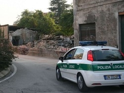 Crollo e paura in via Gasparotto Abbattuto lo stabile fatiscente