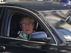 Bossi passa al contrattacco: “Contestatori respinte con perdite”