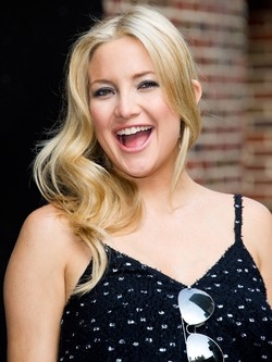Kate Hudson sembra irriconoscibile sul set