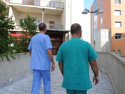 In duemila&nbsp;assaltano il&nbsp;Circolo per venti posti di lavoro a Varese