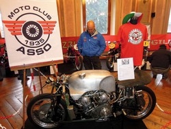 Apre la mostra di moto  in ricordo di Simoncelli