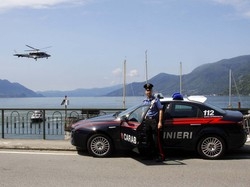 &laquo;Schianto di una vela nel lago&raquo; Mistero sul deltaplano caduto