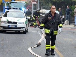 Governo/ Di Pietro: Maggioranza riduce Camere a osceno mercato