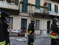 Crolla un balcone a Varese Uomo precipita da tre metri