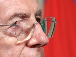 Monti parla da premier incaricato &laquo;Vincere la sfida del riscatto&raquo;