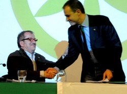 Reguzzoni-Maroni, stretta di mano E la Lega firma la tregua armata