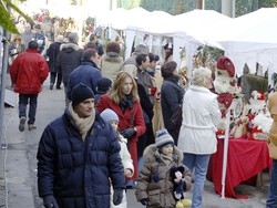 Mercatino, frittelle e bruscitt A Casbeno i profumi del Natale