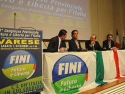 Polemiche dopo il caos di Fli &laquo;Ferrazzi ci conosce benissimo&raquo;