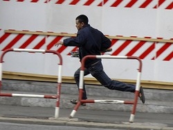 Giro di vite anti questuanti A Varese multe da cento euro