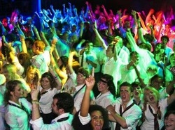 &laquo;Schooldisco&raquo; con la Croce Rossa