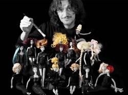 Barbie si &egrave; &laquo;montata la testa&raquo; E a Varese porta il nuovo look