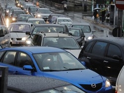 Il caro-pieno non ferma le auto A Varese il &laquo;record&raquo; in Italia