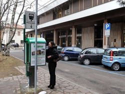 Parcheggi, mamme in rivolta Pioggia di multe fuori da scuola
