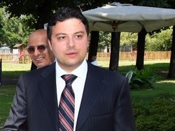 Legittimo impedimento/ Oggi voto di fiducia, polemiche al Senato
