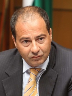 Governo/ In Fli 4 in bilico, Fini vedrà ‘colombe’