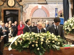 Governo/ Berlusconi chiude in 13 minuti marartona 10 ore Camere