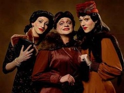 Le Sorelle Marinetti,nostalgia da ridere