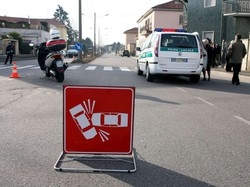 Marted&igrave; nero sulle strade di Busto: anziana investita e uccisa sulle strisce, vigilessa aggredita dopo una multa