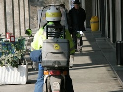 Con il postino del futurosi paga anche la bolletta