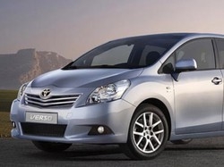 Toyota &laquo;Verso&raquo;nuova monovolume