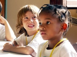 Pochi iscritti e tanti stranieriDue scuole a rischio chiusura