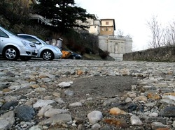 Il Sacro Monte va a pezzi"E il Comune non fa nulla"