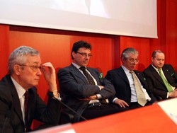 Bossi e Tremontiincoraggiano il tessile