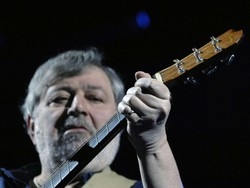 Guccini, politica e poesiaQuattromila al concerto