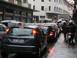 Varese, giunta divisasu via Magenta chiusa