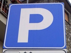 Varese, se i politici pretendonodi parcheggiare gratis…