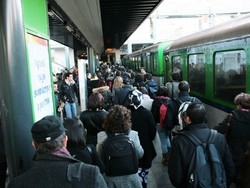 Tutti i giorni in ritardoProtestano i pendolari