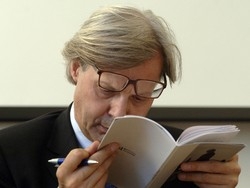 Sgarbi al sindaco Fontana:"A Varese una grande mostra"