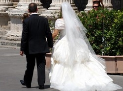 Troppi divorziBusto suona Mozart
