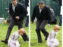 Il relax di Obama e Michellecon la "caccia all’ovetto"
