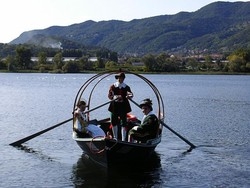 Palio remiero:sul Lario le &laquo;Lucie&raquo;