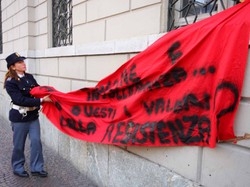 25 aprile, "debutto" di Berlusconi"Non lo lascio alla sinistra"