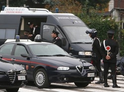 Busto, spari a un lampioneI carabinieri: Una bravata