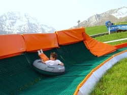 &laquo;Snowtubing&raquo; a Oltre il ColleTutti in pista sul gommone