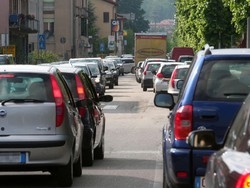 Via Peschiera chiusaEd &egrave; ancora caos