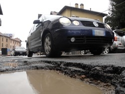 Asfalti mondiali da rifare"Ma la colpa &egrave; delle imprese"