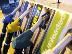 In Ticino diesel a picco"Ci serve la carta sconto"