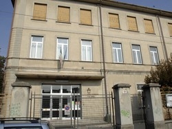 Varese, genitori in campoper salvare due scuole