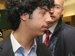 Tagliate le gommeall’auto di Bossi jr