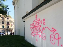 Blitz dei vandaliSfregiata la Motta